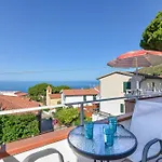 Con Vista Mare Apartment Chiessi