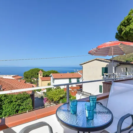 Con Vista Mare Apartment Chiessi